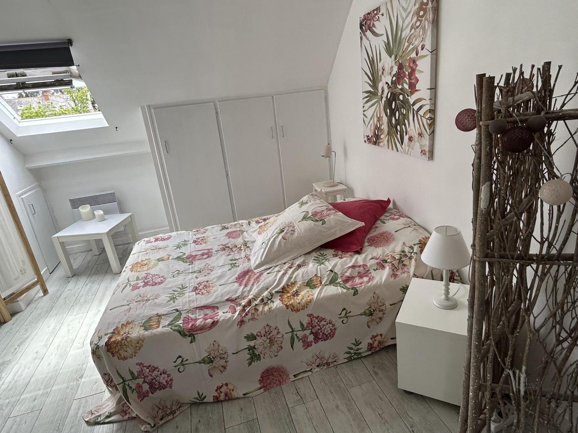 Le Cocon Rouge - Studio En Plein Centre Historique ล็องบาล ภายนอก รูปภาพ